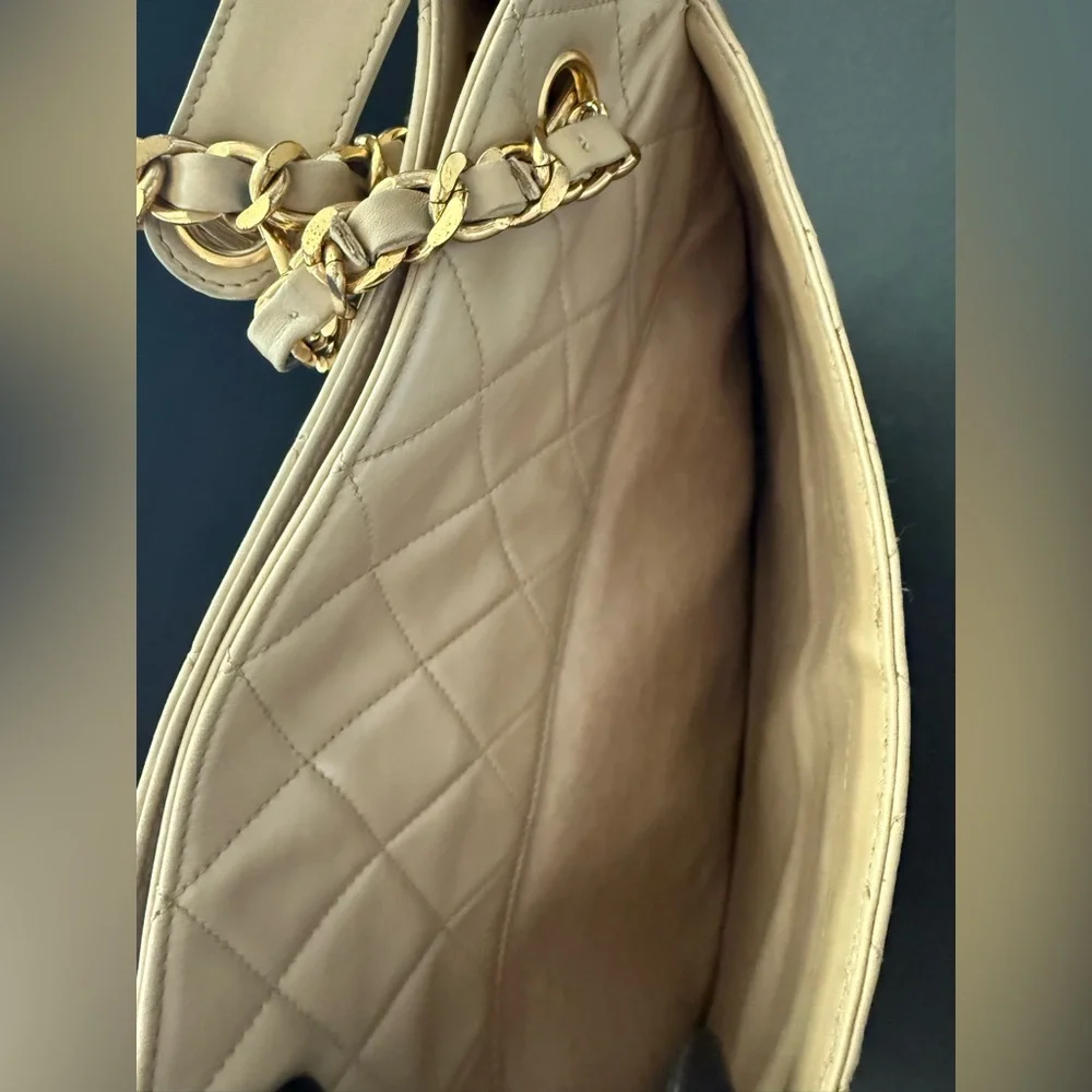 Chanel Metellase Chain Shoulder Bag